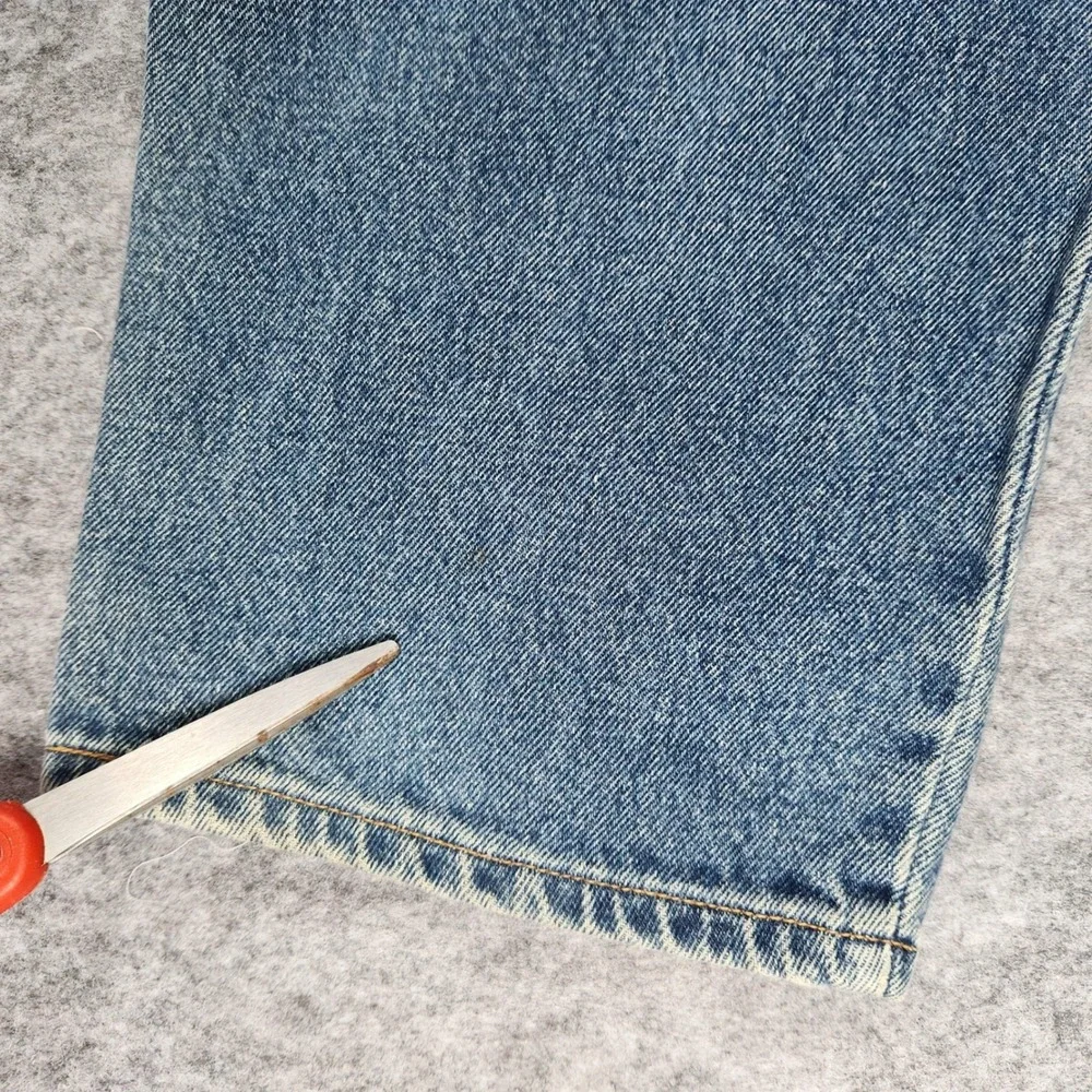 VTG 90s Levis 550 Relaxed Fit Jeans Men 36x30 Blue Denim Tapered Leg Y2K Classic